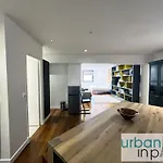 Urban Flat 168 - Spacious 1-bedroom In *