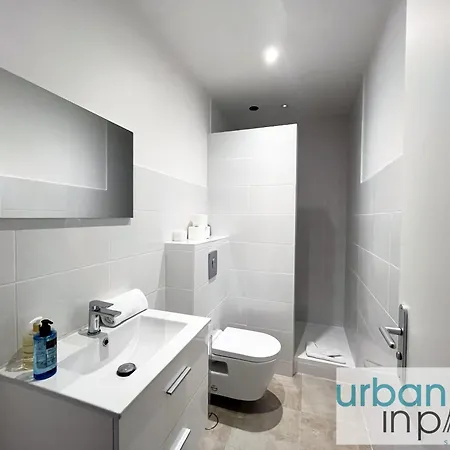 Urban Flat 168 - Spacious 1-bedroom In Appartement *