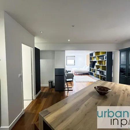 Urban Flat 168 - Spacious 1-bedroom In *
