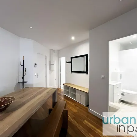 Urban Flat 168 - Spacious 1-bedroom In