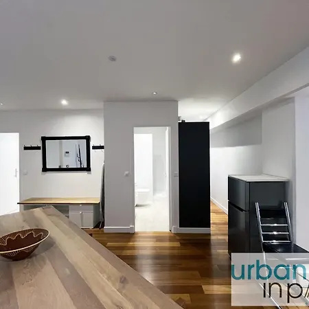 Apartment Urban Flat 168 - Spacious 1-bedroom In